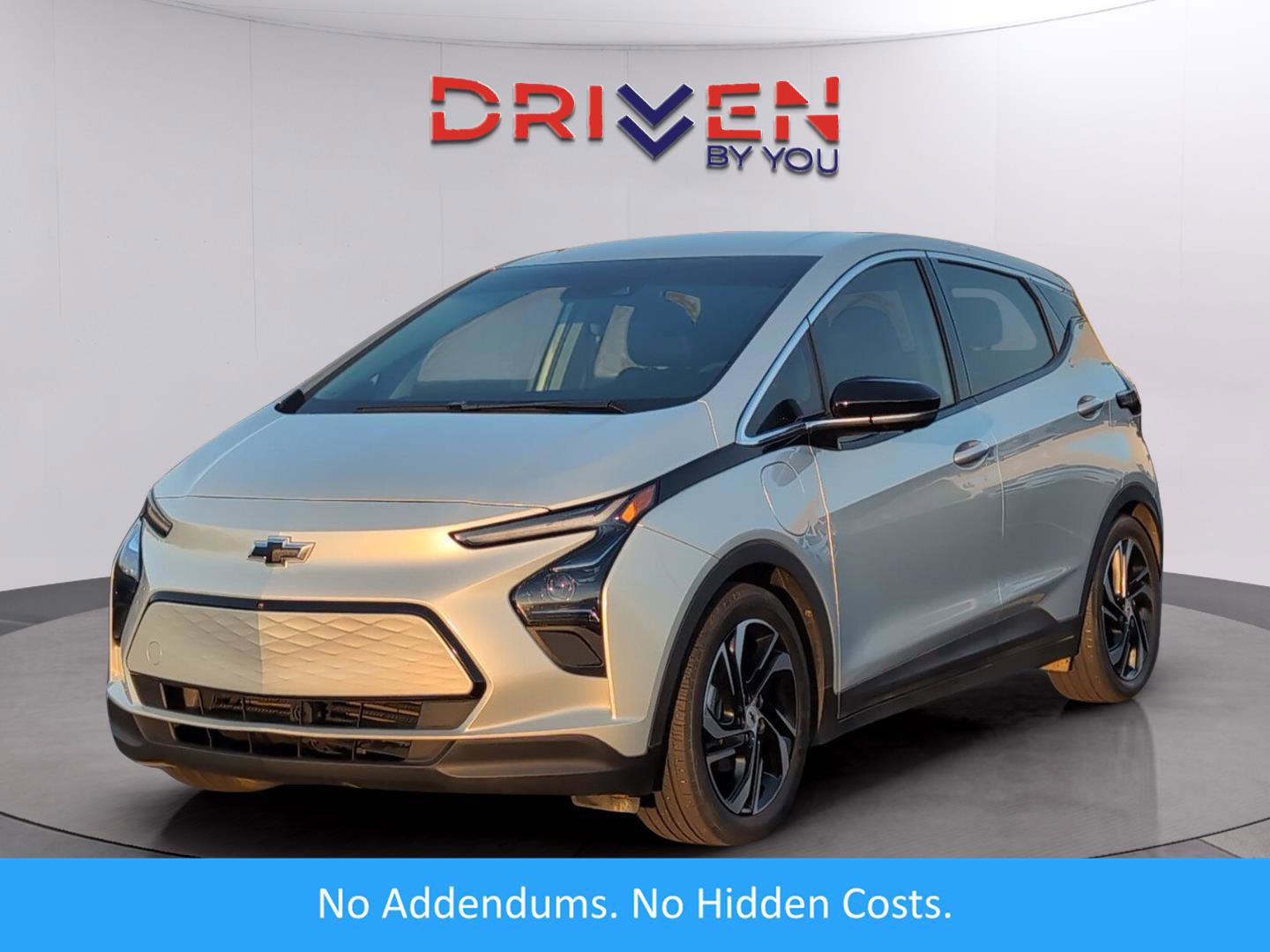Used 2022 Chevrolet Bolt LT w/ Infotainment Package image 1