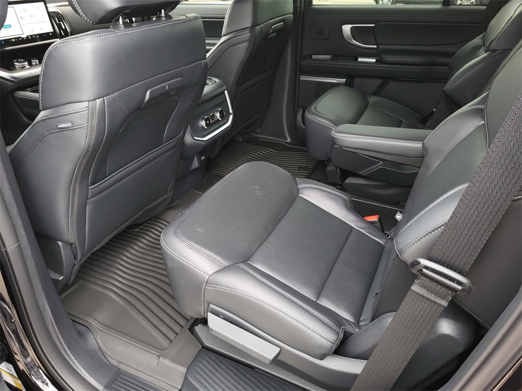 New 2025 Ford Expedition Platinum w/ Stealth Performance Package image 10