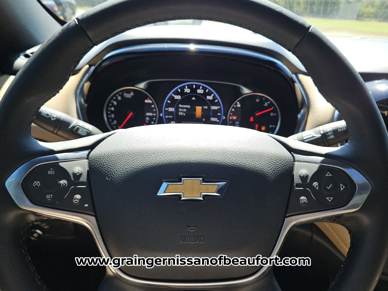 Used 2023 Chevrolet Traverse Premier FWD image 12