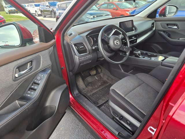 Used 2022 Nissan Rogue SV image 4