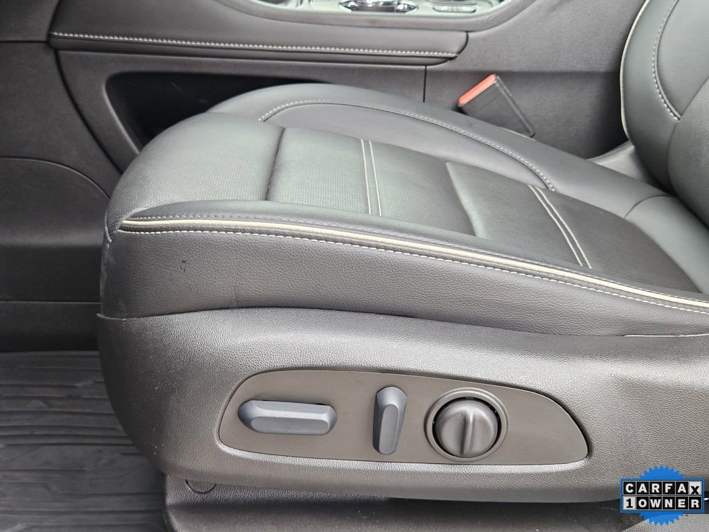 Used 2022 GMC Acadia Denali w/ Denali Ultimate Package image 24