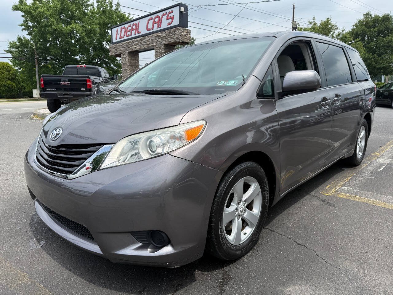 Used 2011 Toyota Sienna LE FWD image 7