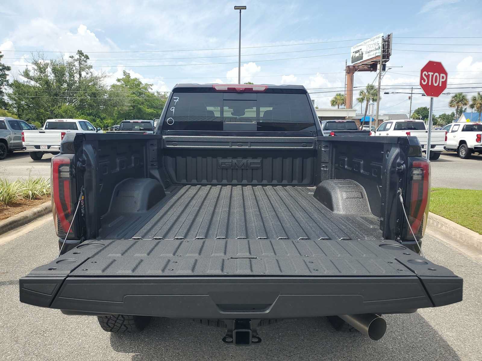 New 2026 GMC Sierra 2500 AT4X w/ AT4X AEV Edition AWD/4WD image 5