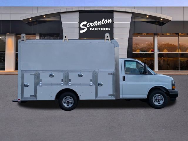 New 2024 GMC Savana 3500 w/ Power Convenience Package RWD image 6