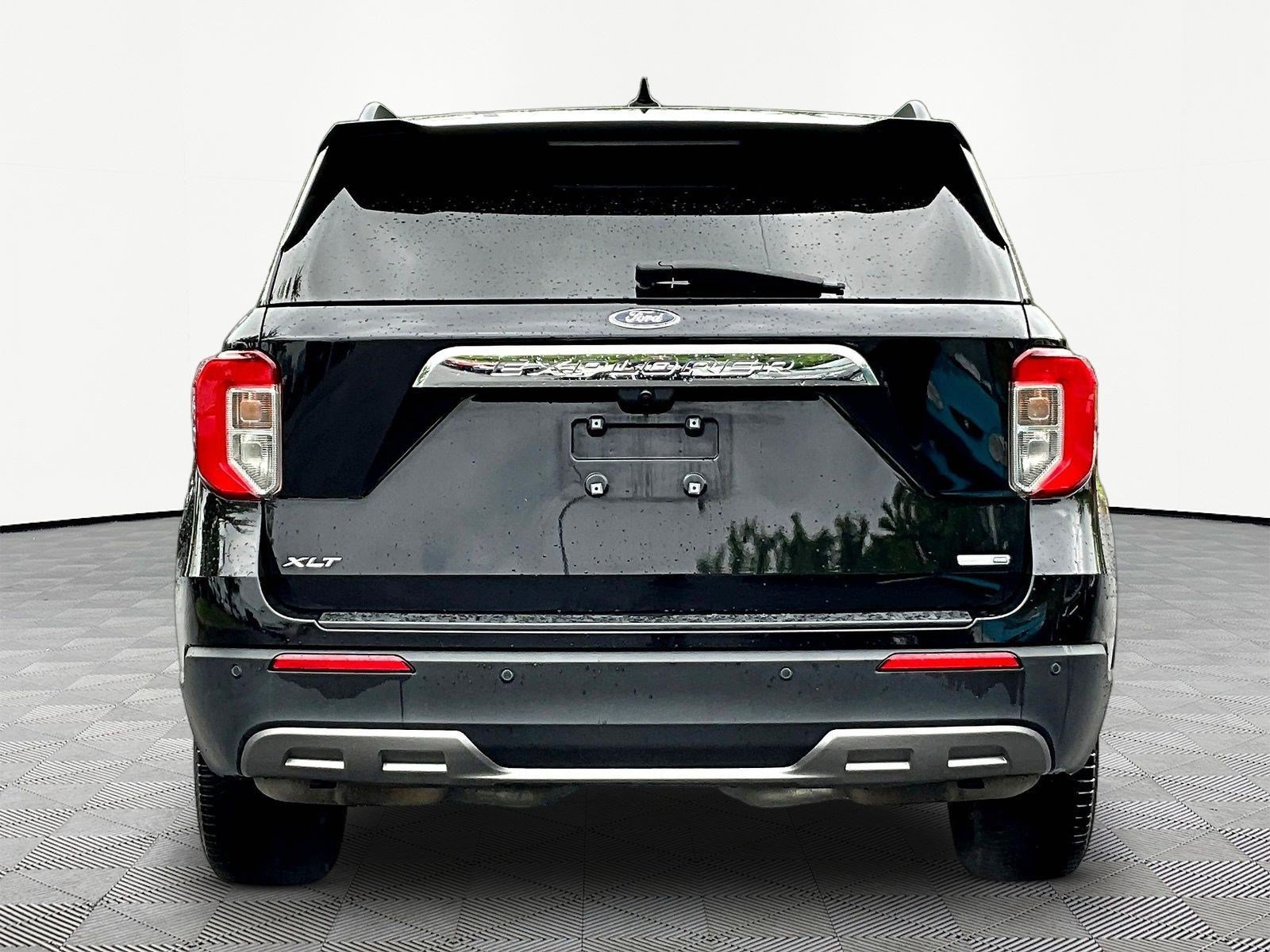 Used 2020 Ford Explorer XLT w/ Equipment Group 202A AWD/4WD image 5