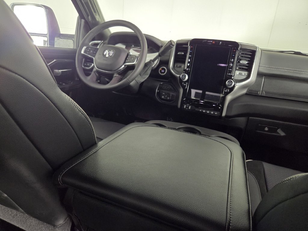 Used 2026 RAM 2500 Laramie AWD/4WD image 29