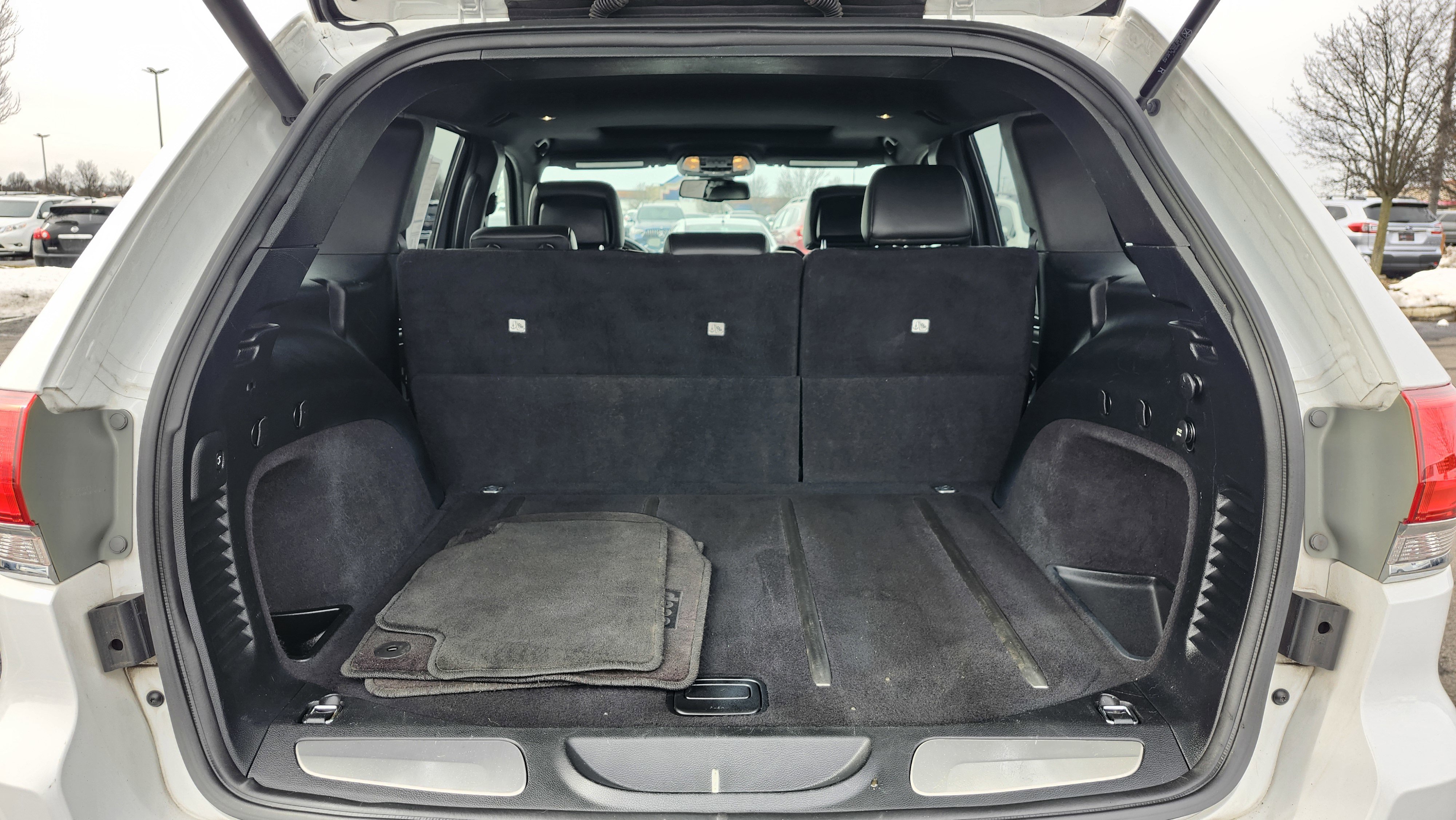 Used 2016 Jeep Grand Cherokee Limited image 24