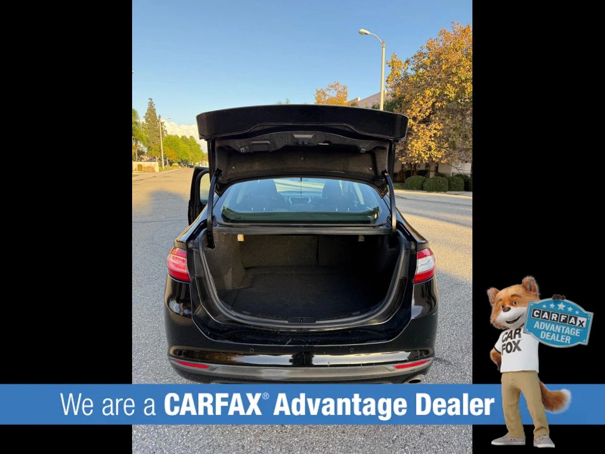 Used 2016 Ford Fusion SE FWD image 18