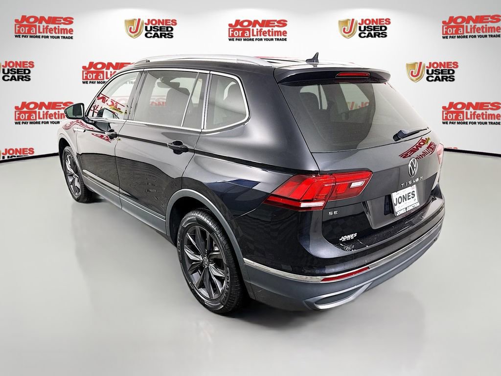 Used 2023 Volkswagen Tiguan SE FWD image 2