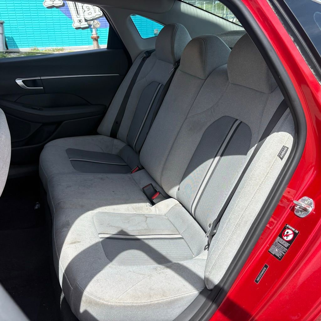 Used 2021 Hyundai Sonata SE w/ Preferred Accessory Package image 11