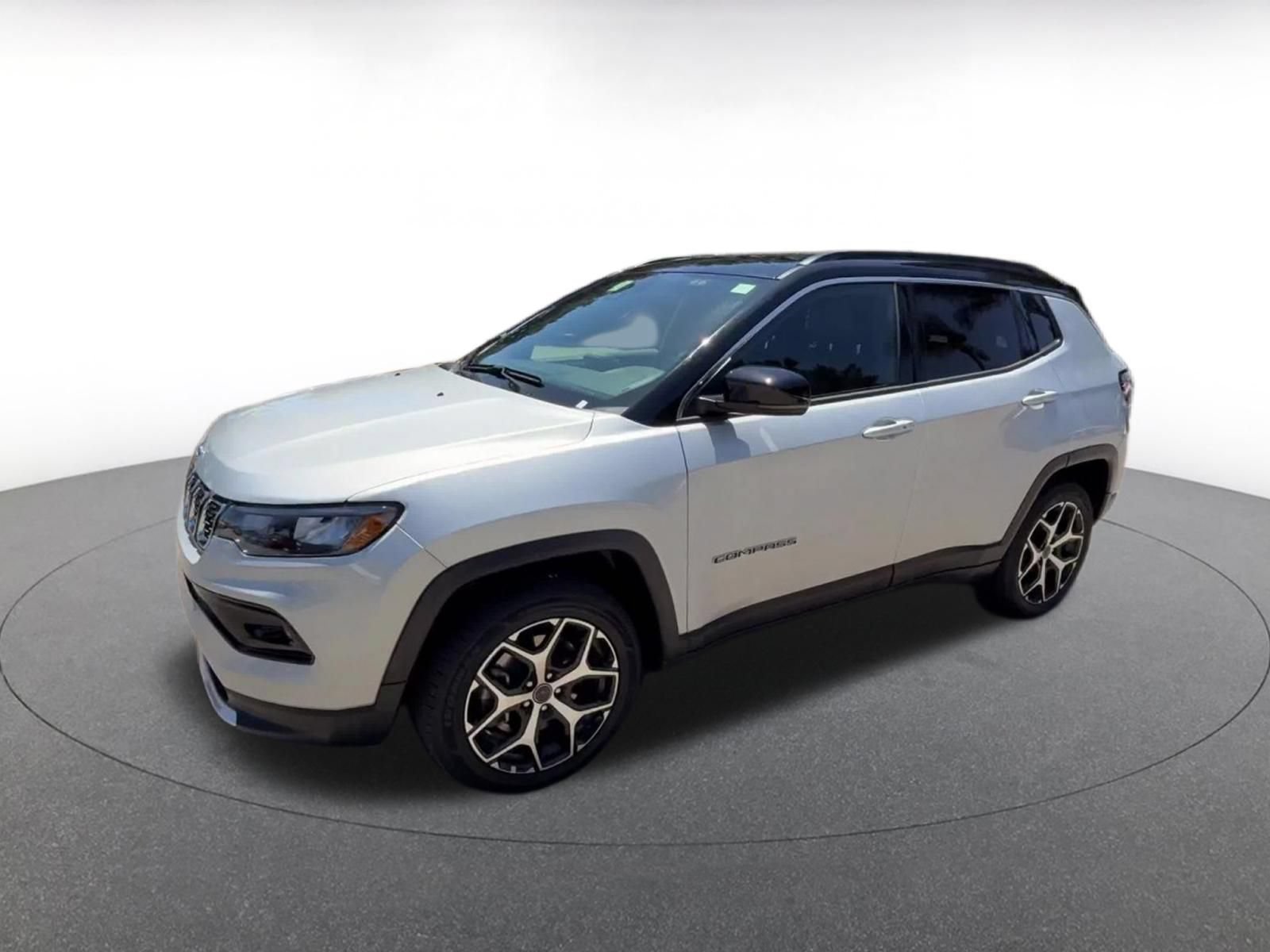 Used 2025 Jeep Compass Limited AWD/4WD image 6