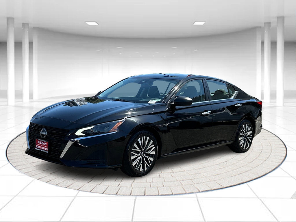 Used 2024 Nissan Altima 2.5 SV