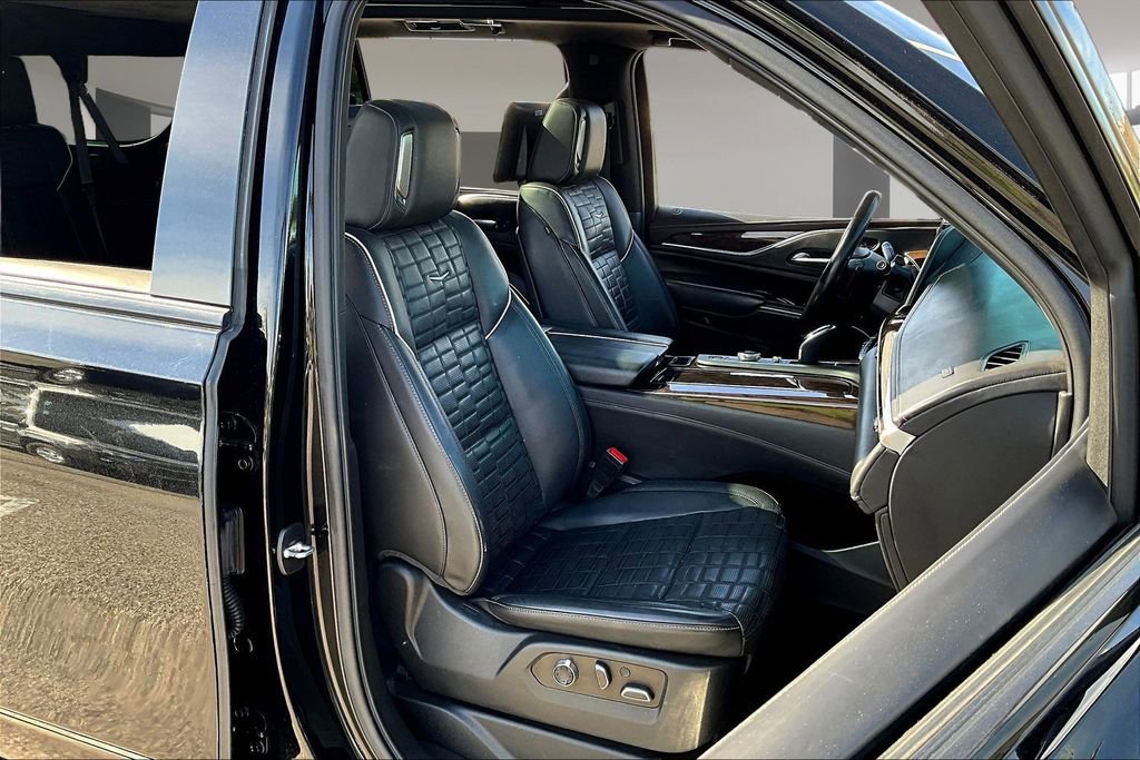 Used 2021 Cadillac Escalade ESV Sport Platinum w/ LPO, ONYX Package AWD/4WD image 7