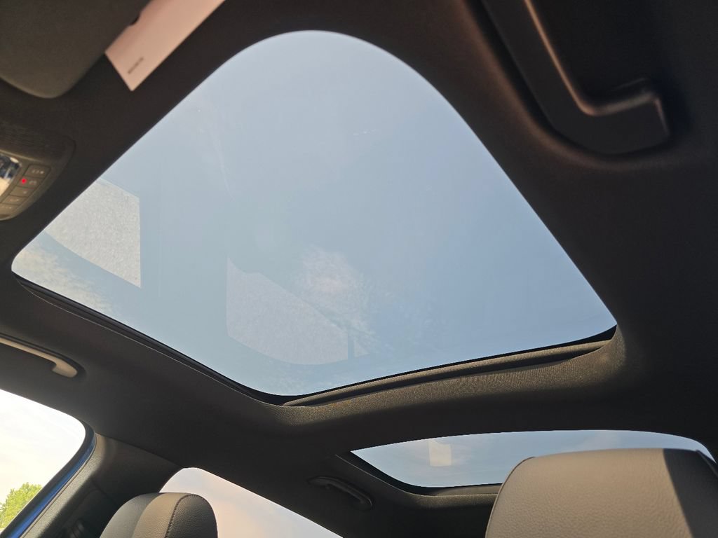 New 2026 Mercedes-Benz GLB 250 4MATIC image 3