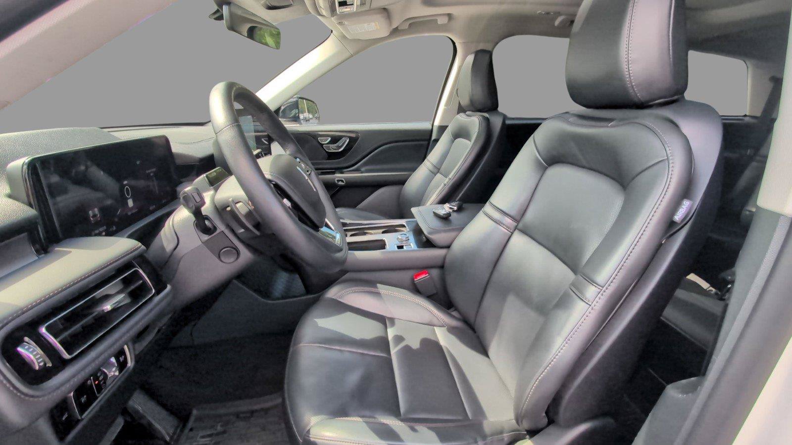 Used 2025 Lincoln Aviator AWD image 18