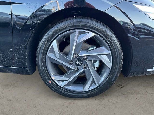 Certified 2025 Hyundai Elantra SEL w/ Cargo Package image 17