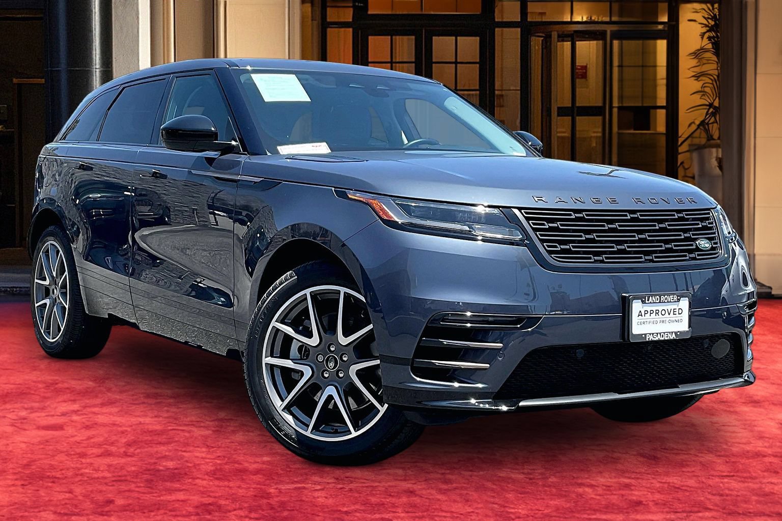 Certified 2025 Land Rover Range Rover Velar Dynamic SE AWD/4WD image 2