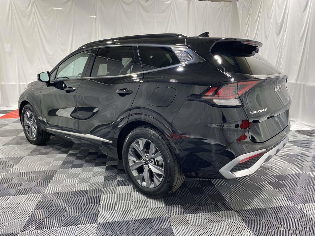 Used 2023 Kia Sportage SX image 2