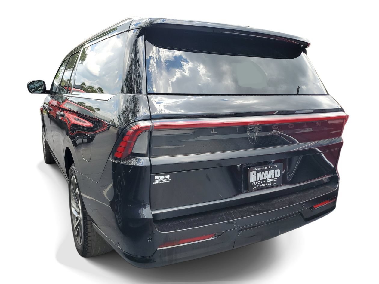Used 2025 Lincoln Navigator L Reserve AWD/4WD image 3