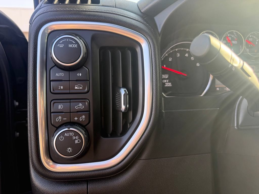 Used 2021 Chevrolet Silverado 1500 RST w/ Texas Edition Plus AWD/4WD image 33