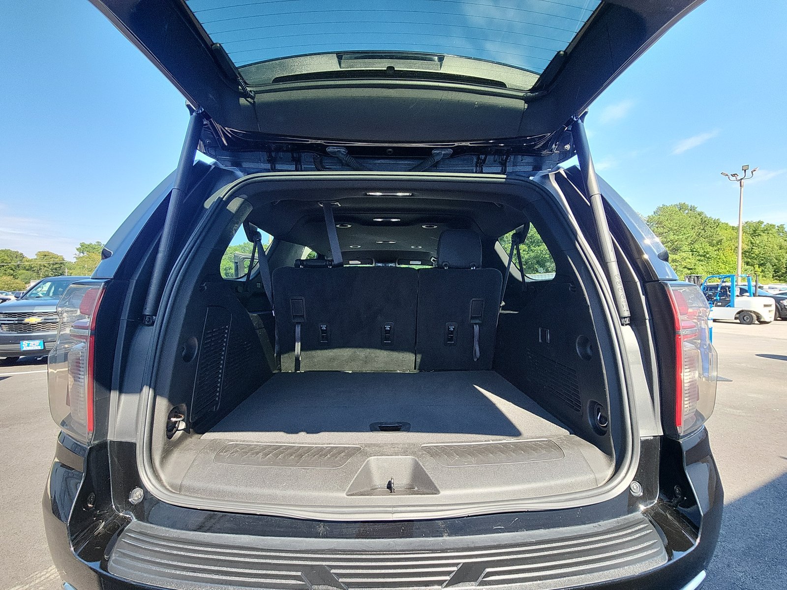 Used 2024 Chevrolet Suburban LT AWD/4WD image 25