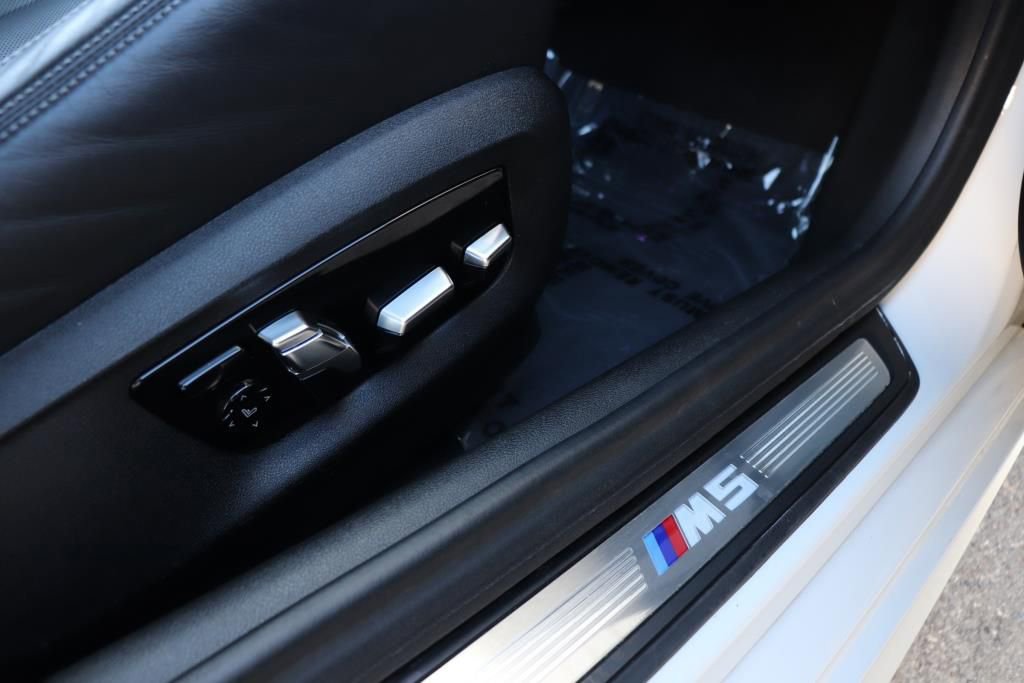 Used 2019 BMW M5 w/ Executive Package image 32
