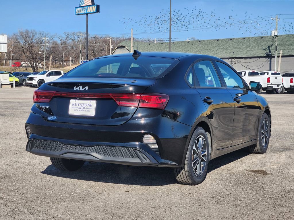 Used 2024 Kia Forte LXS image 5