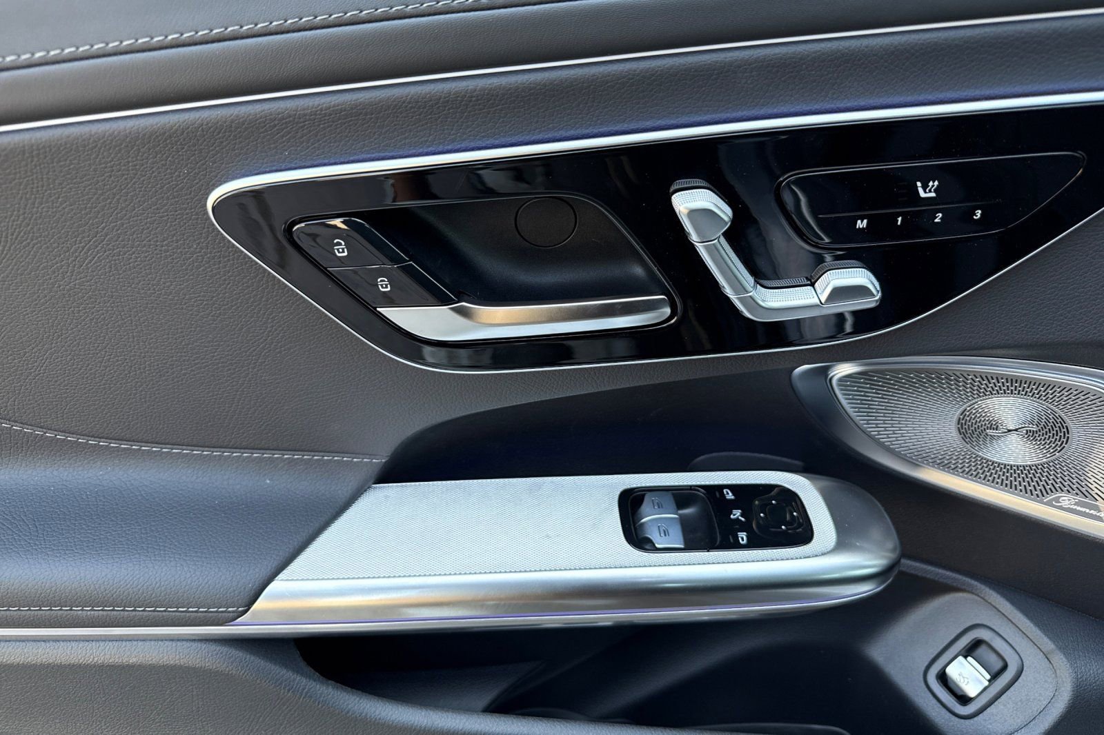 Used 2025 Mercedes-Benz CLE 300 4MATIC Coupe image 9