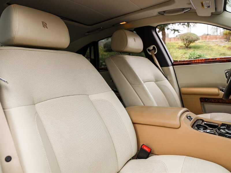 Used 2012 Rolls-Royce Ghost RWD image 42
