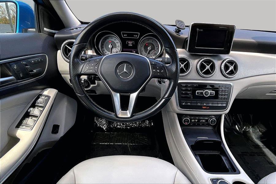 Used 2015 Mercedes-Benz GLA 250 4MATIC image 5