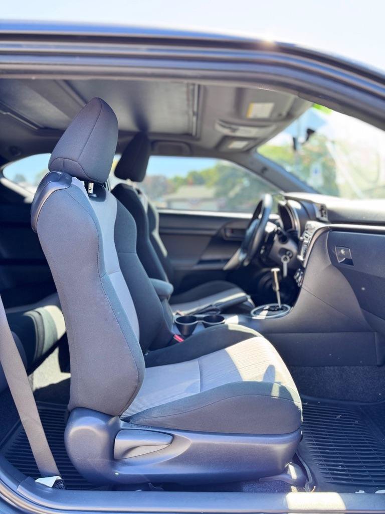 Used 2015 Scion tC FWD image 16
