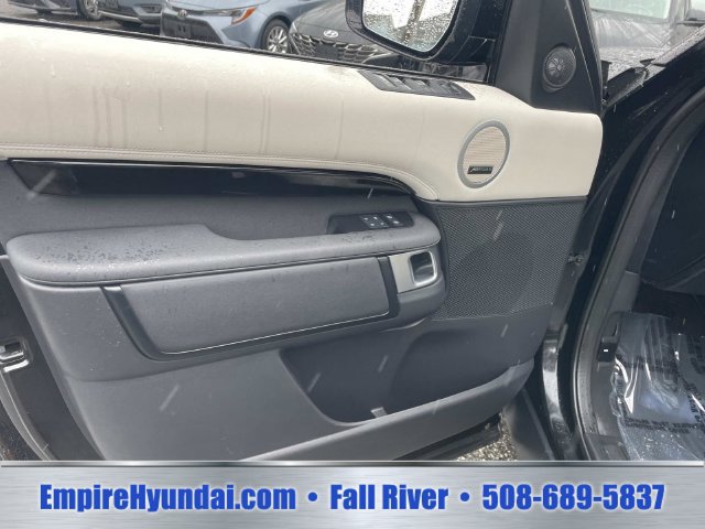 Used 2025 Land Rover Discovery S AWD/4WD image 16