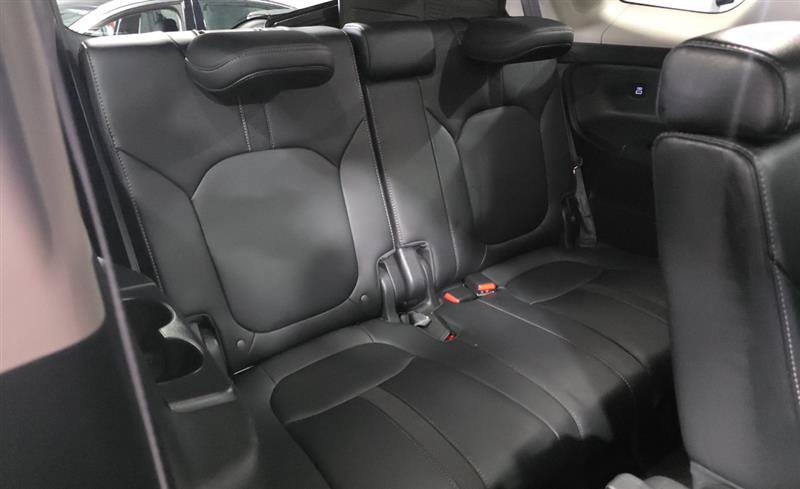 Used 2023 Honda Pilot Touring image 9