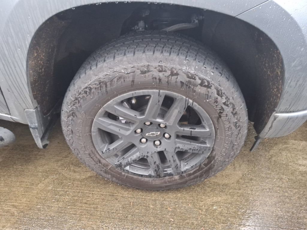 Used 2025 Chevrolet Silverado 1500 Custom w/ Turbomax Blackout Package image 5