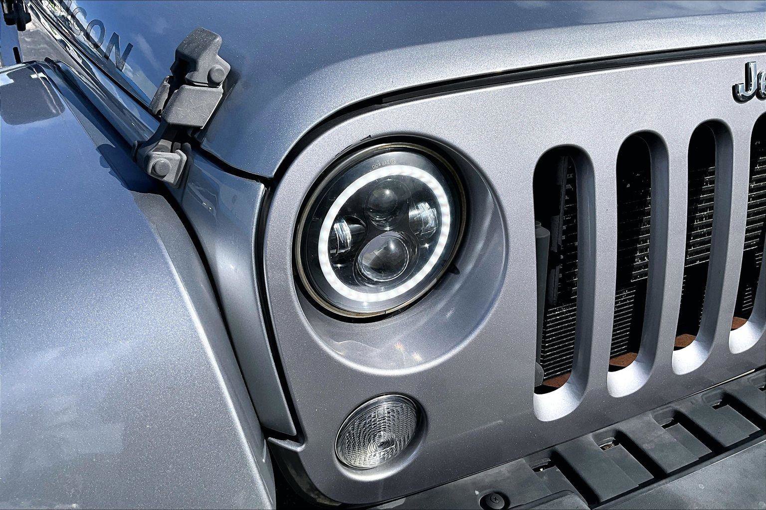 Used 2014 Jeep Wrangler Unlimited Rubicon w/ Dual Top Group AWD/4WD image 33