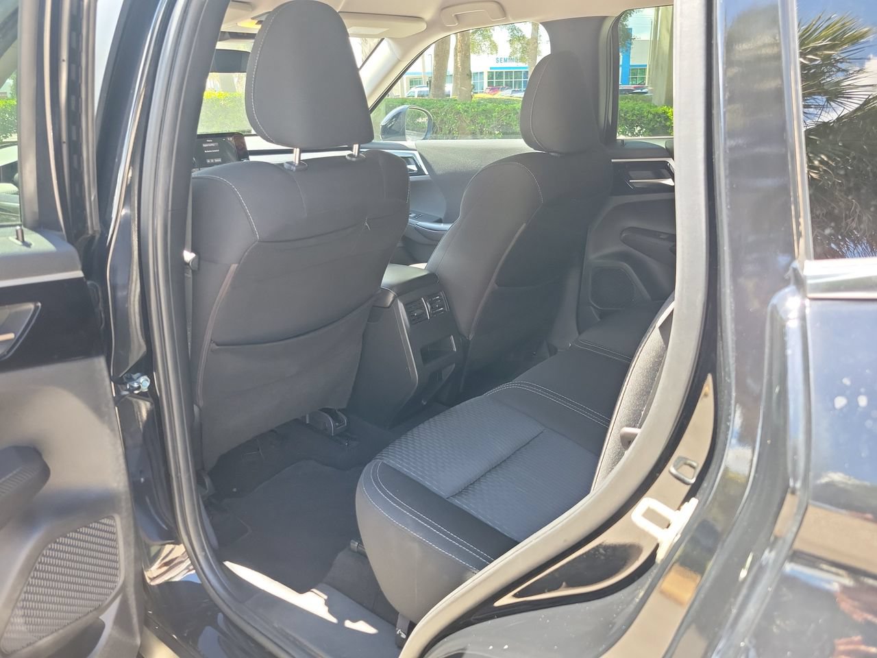 Used 2022 Mitsubishi Outlander ES FWD image 8