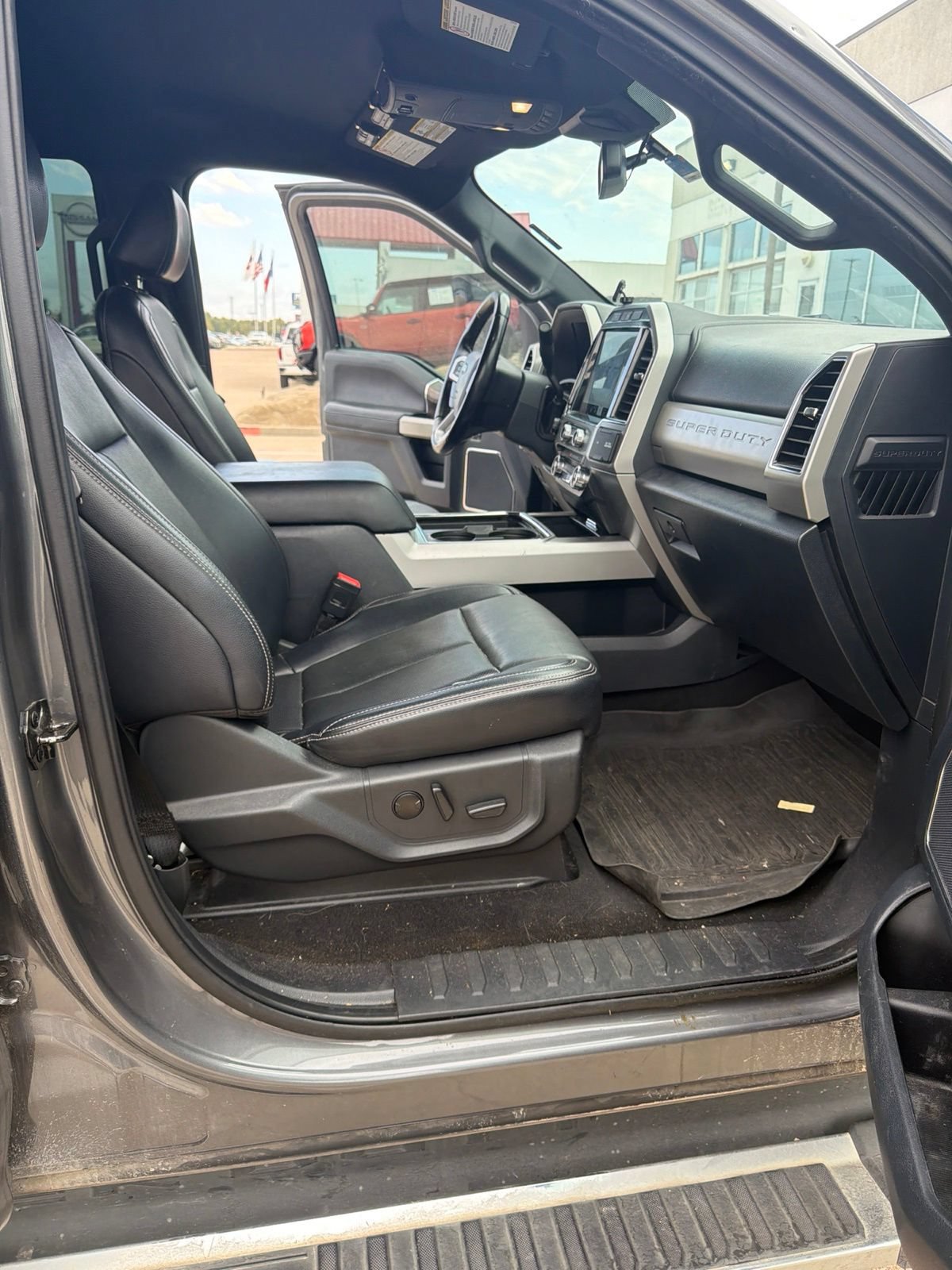 Used 2022 Ford F250 Lariat w/ Lariat Ultimate Package AWD/4WD image 13