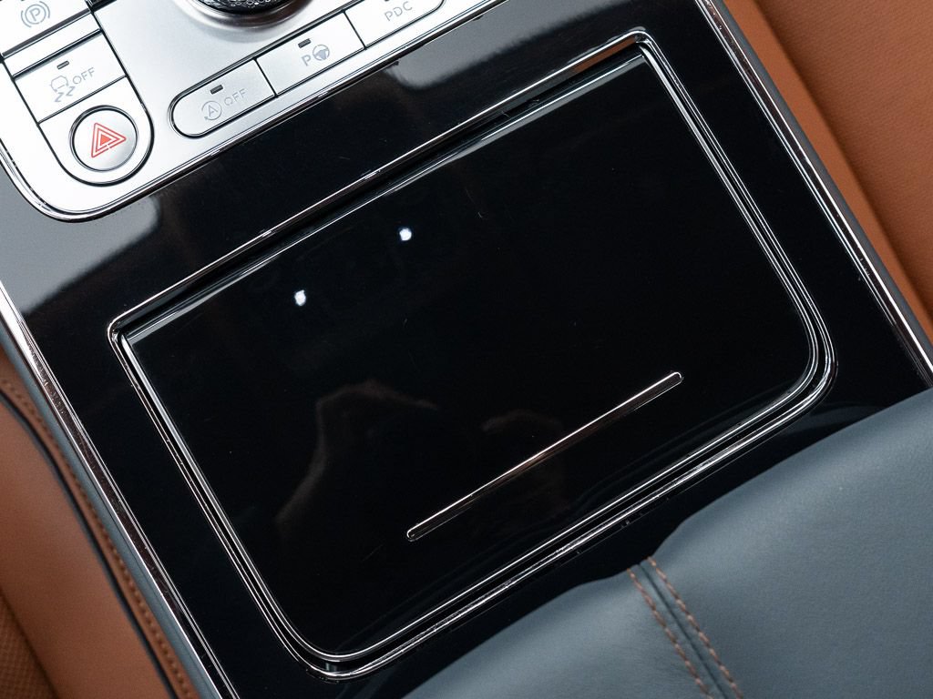 Certified 2022 Bentley Flying Spur V8 AWD/4WD image 34
