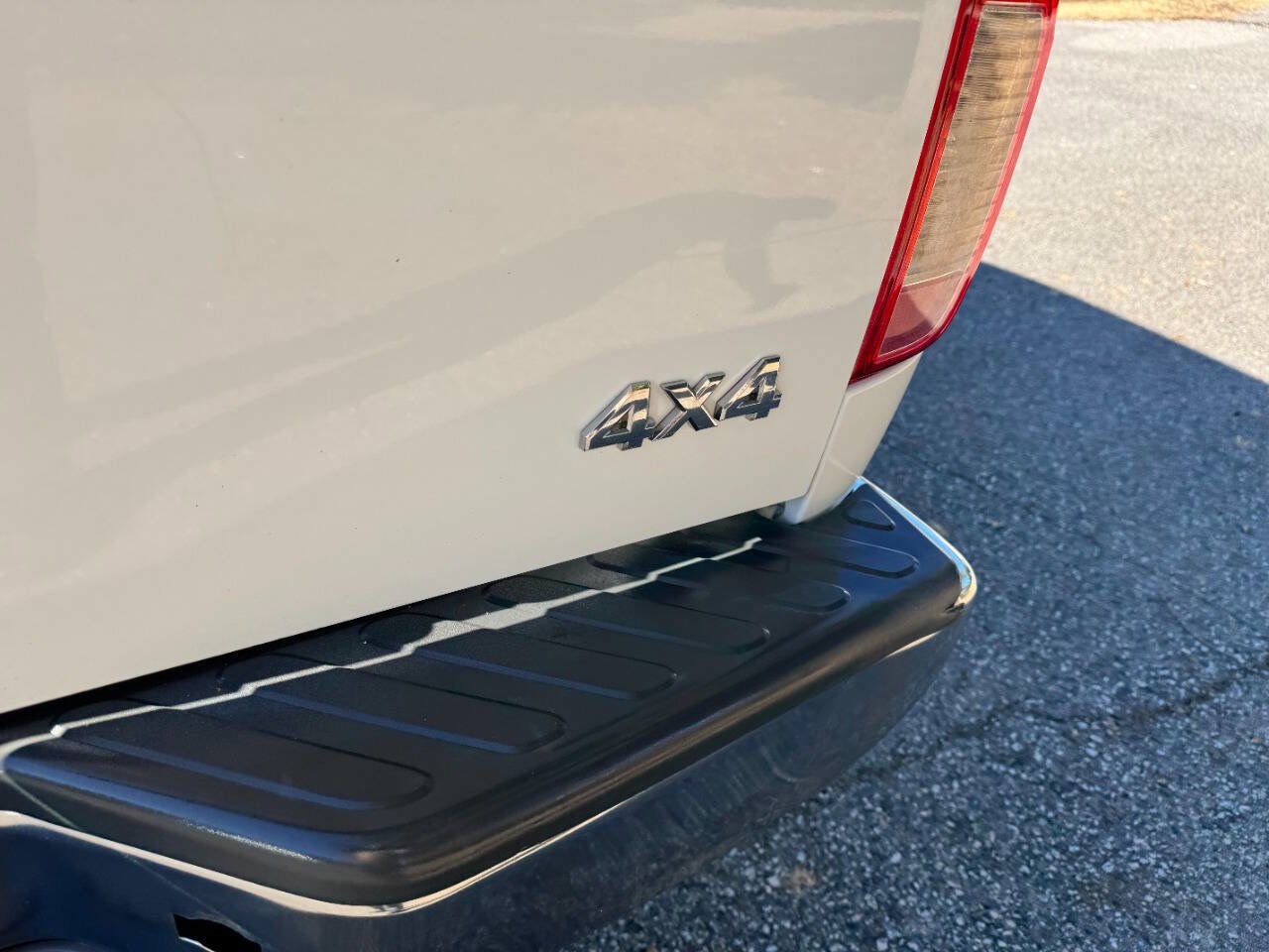 Used 2013 Nissan Frontier S image 31