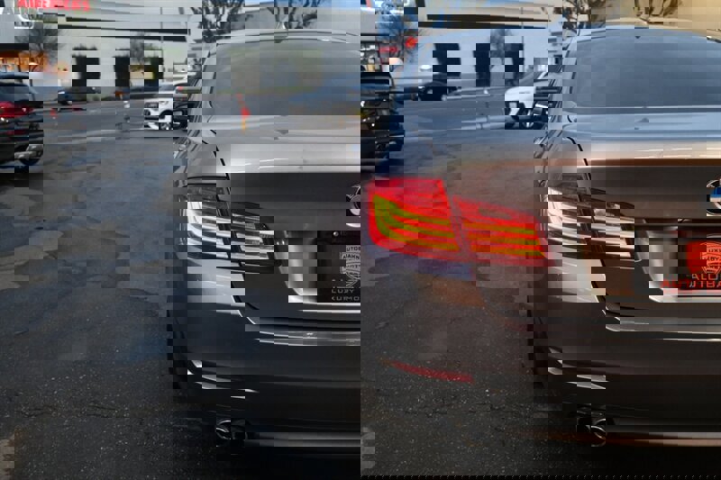 Used 2015 BMW 528i Sedan image 9