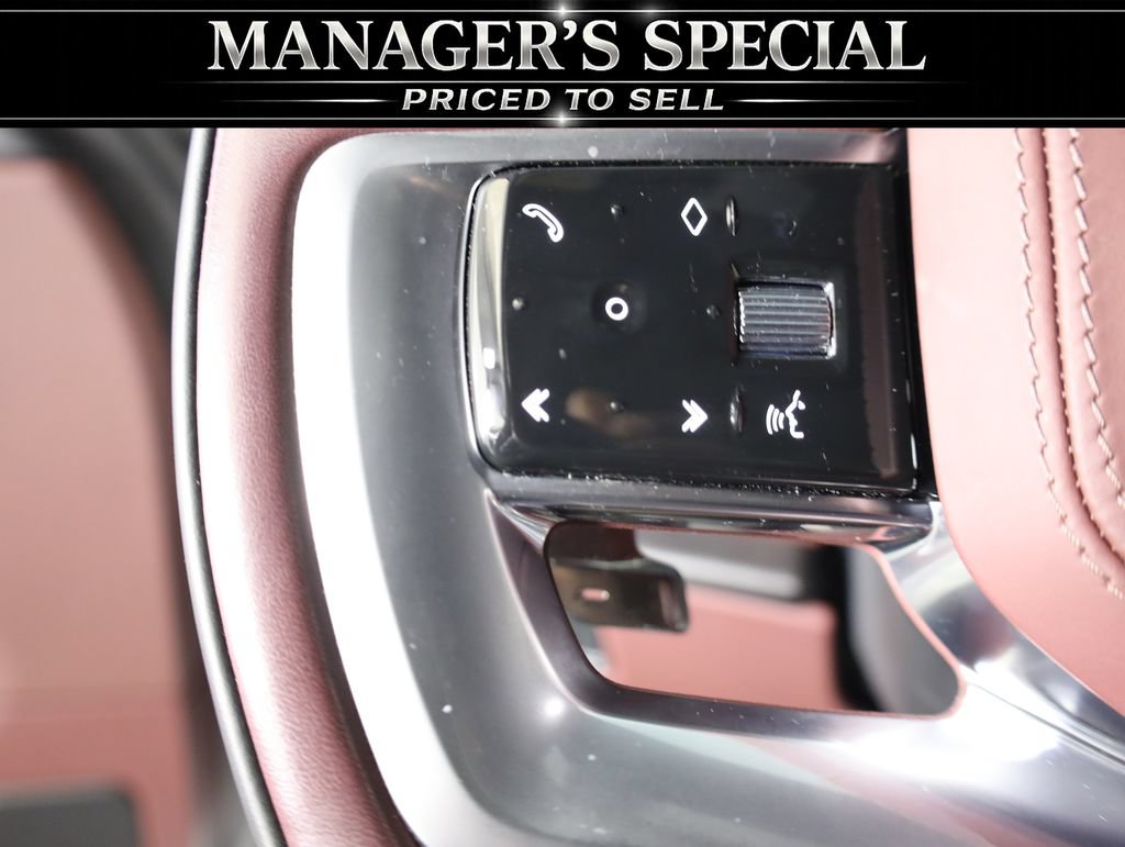 Used 2025 Land Rover Range Rover SE AWD/4WD image 13