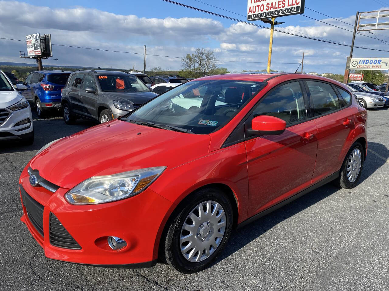 Used 2012 Ford Focus SE FWD image 1