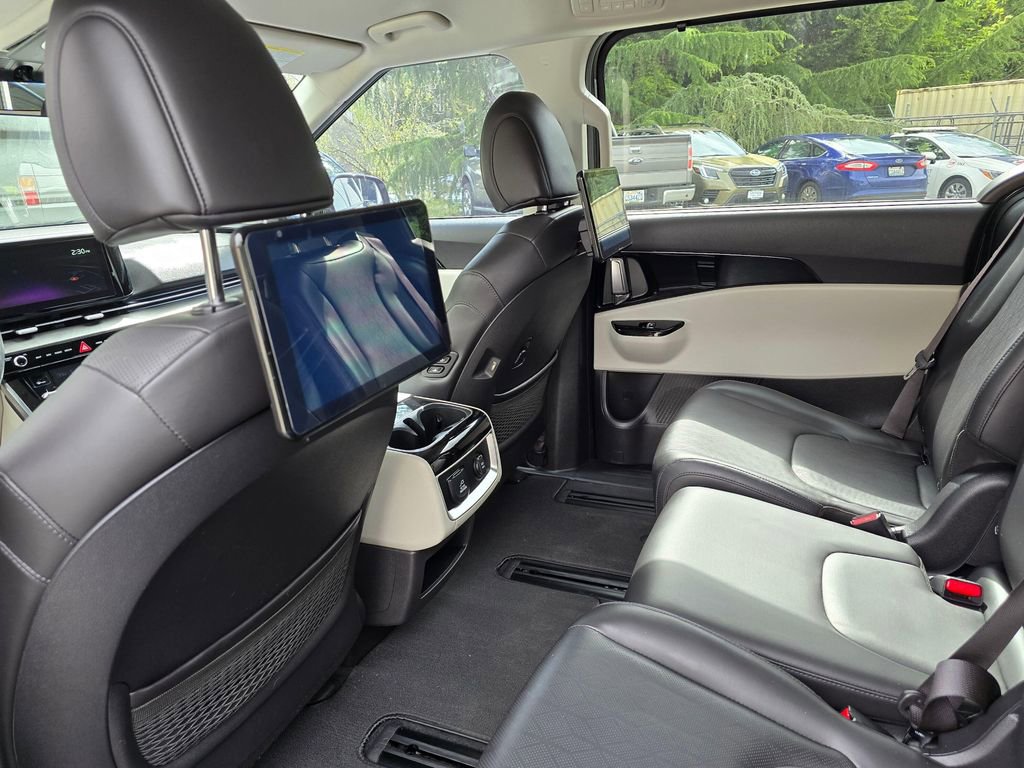 Used 2022 Kia Carnival SX FWD image 11
