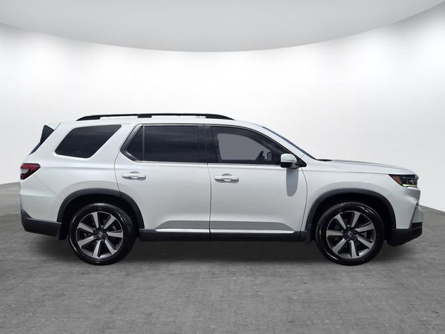 Used 2023 Honda Pilot Touring image 3