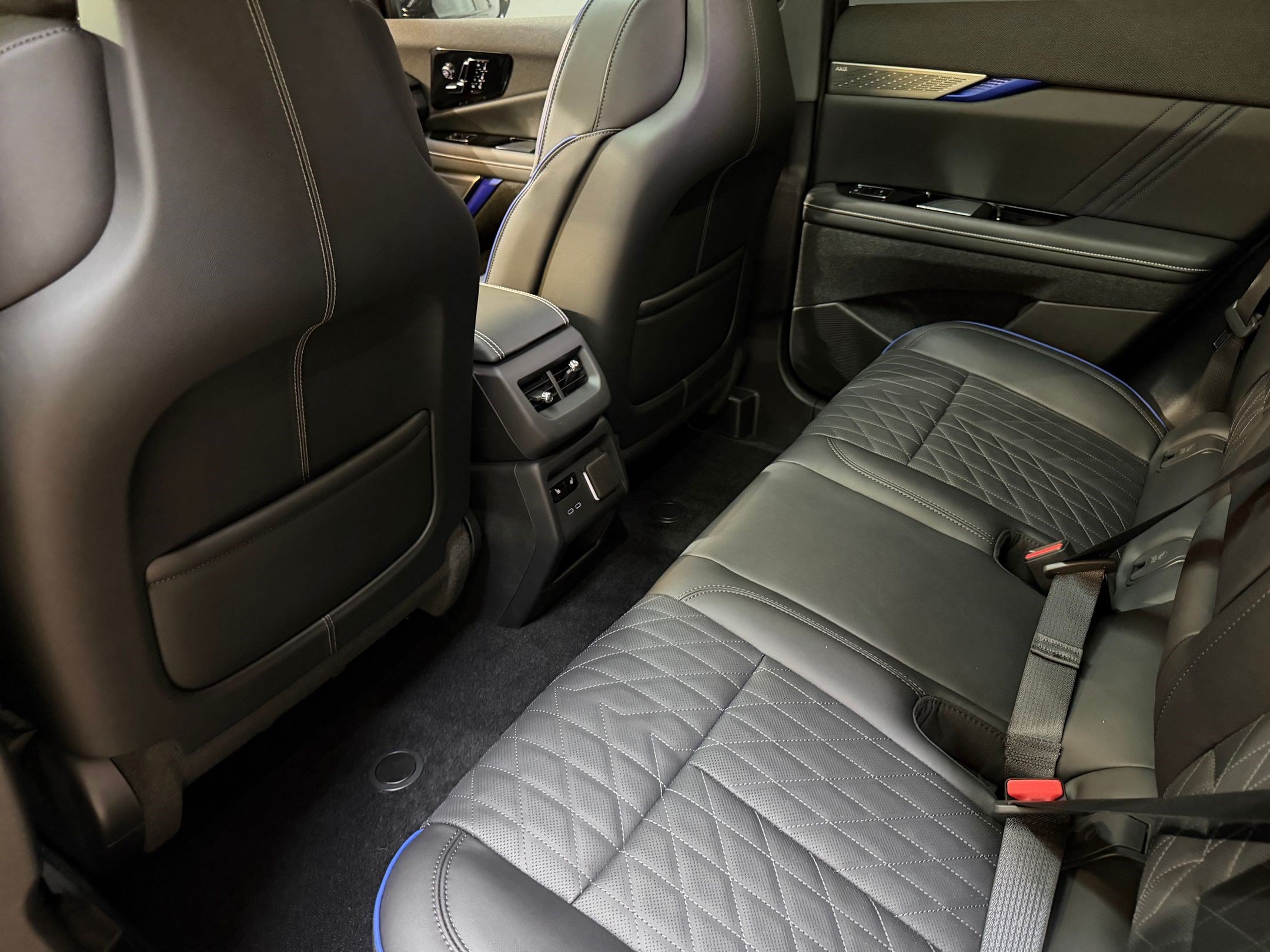 New 2026 Cadillac Optiq V AWD/4WD image 46
