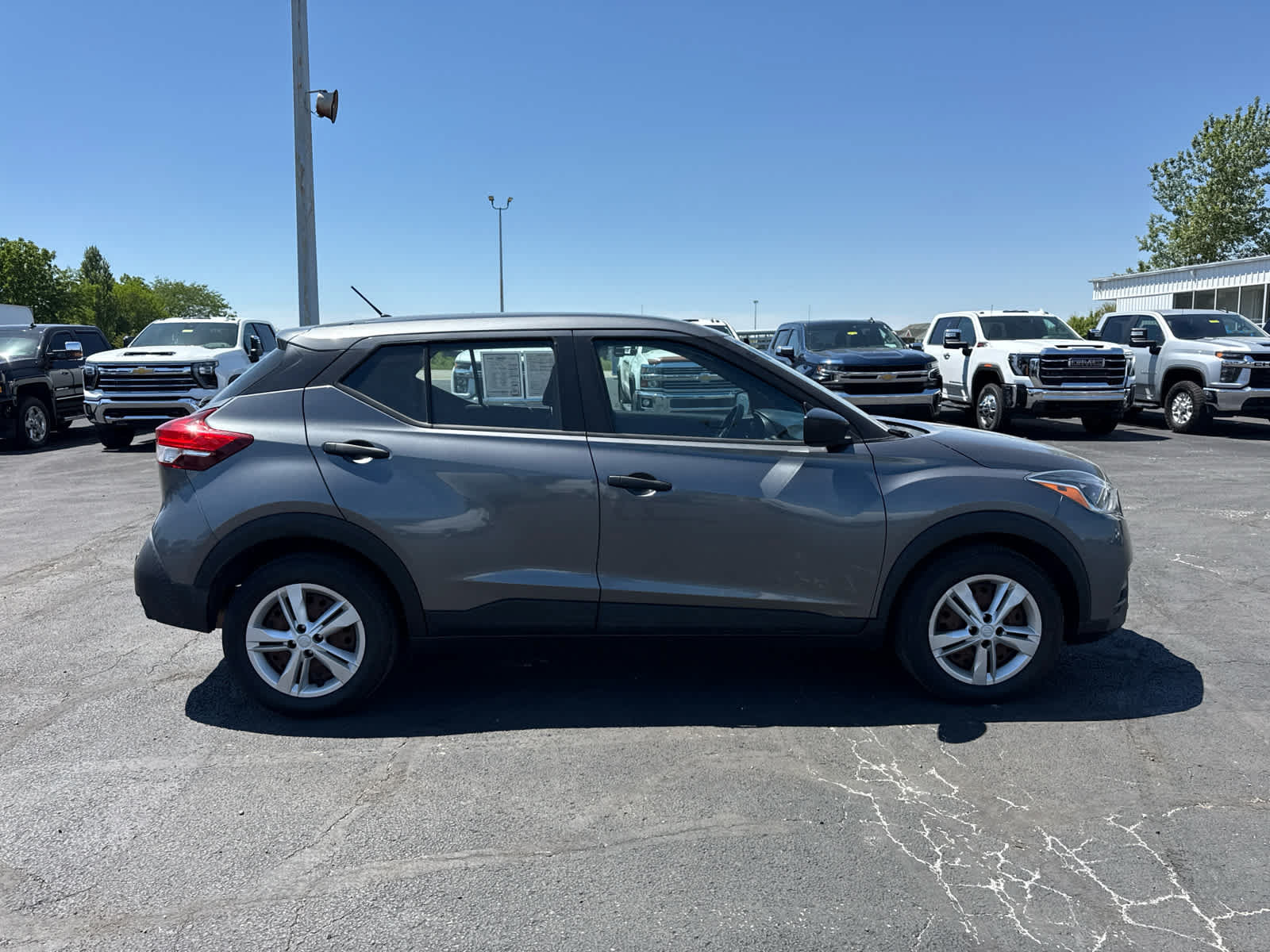 Used 2020 Nissan Kicks S FWD image 6