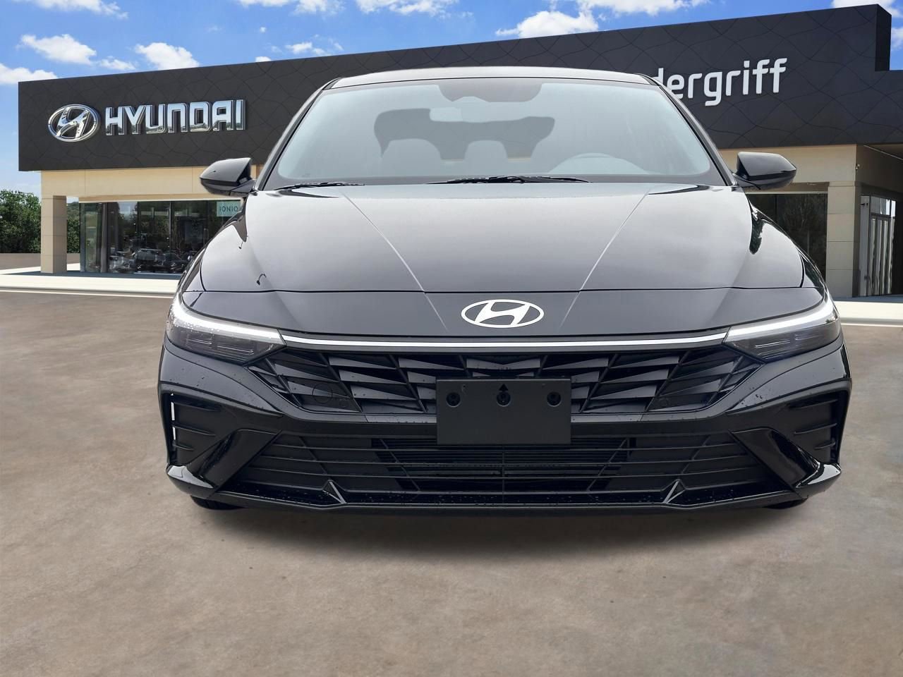 Used 2026 Hyundai Elantra SE FWD image 5