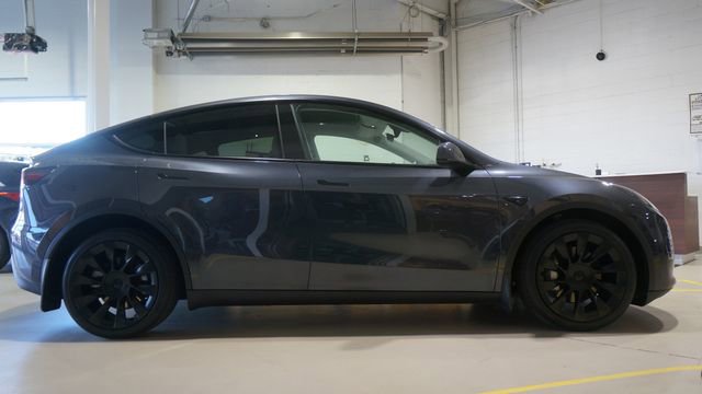 Used 2024 Tesla Model Y Long Range image 7