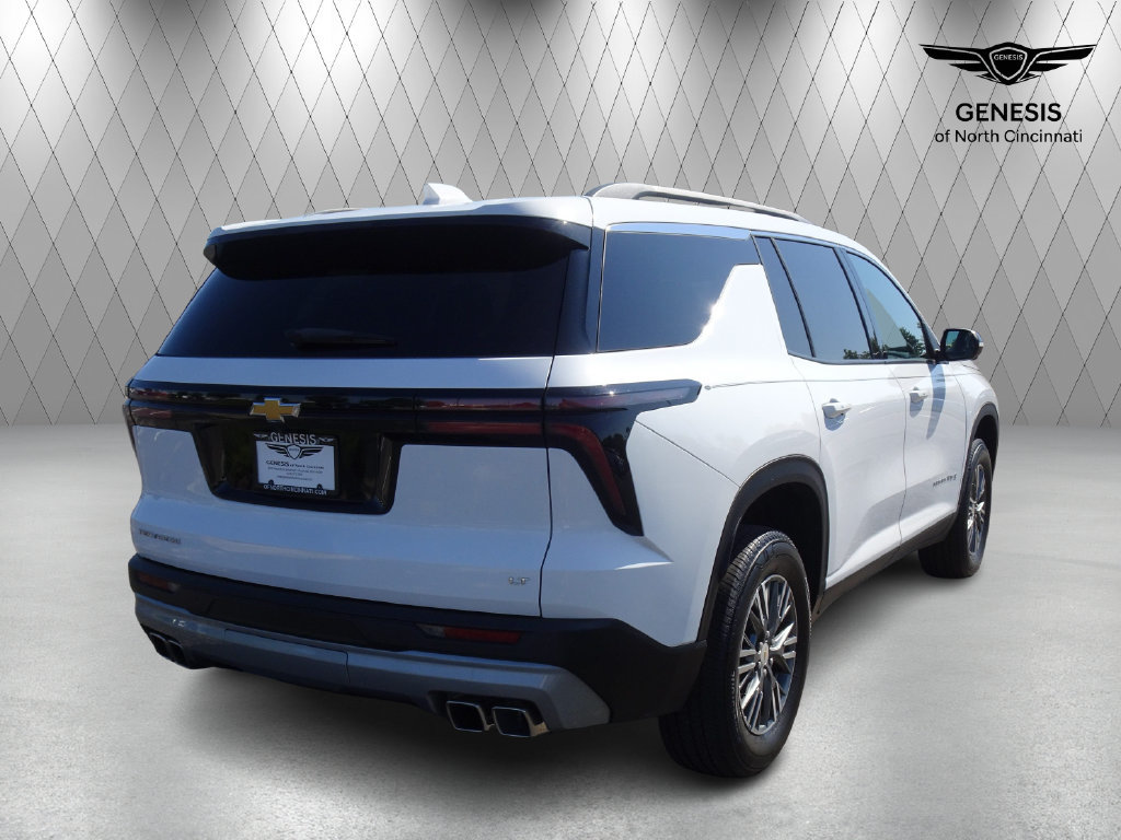 Used 2024 Chevrolet Traverse LT FWD image 5