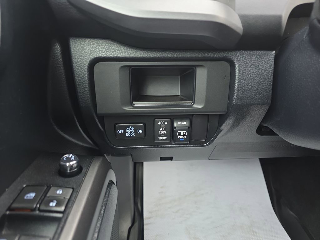 Used 2017 Toyota Tacoma TRD Off-Road image 16